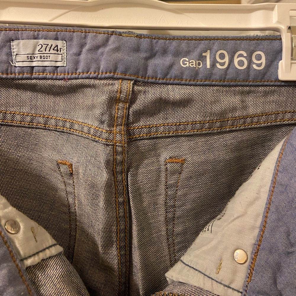 Women’s Gap jeans
